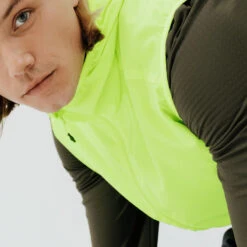 VESTE COUPE VENT SANS MANCHES DE RUNNING HOMME KALENJI RUN WIND JAUNE FLUO 6 VESTE COUPE VENT SANS MANCHES DE RUNNING HOMME KALENJI RUN WIND JAUNE FLUO -Kalenji veste coupe vent sans manches de running homme kalenji run wind jaune fluo 4